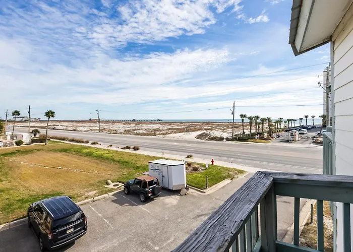 Walk 6 Your Getaway Apartment *